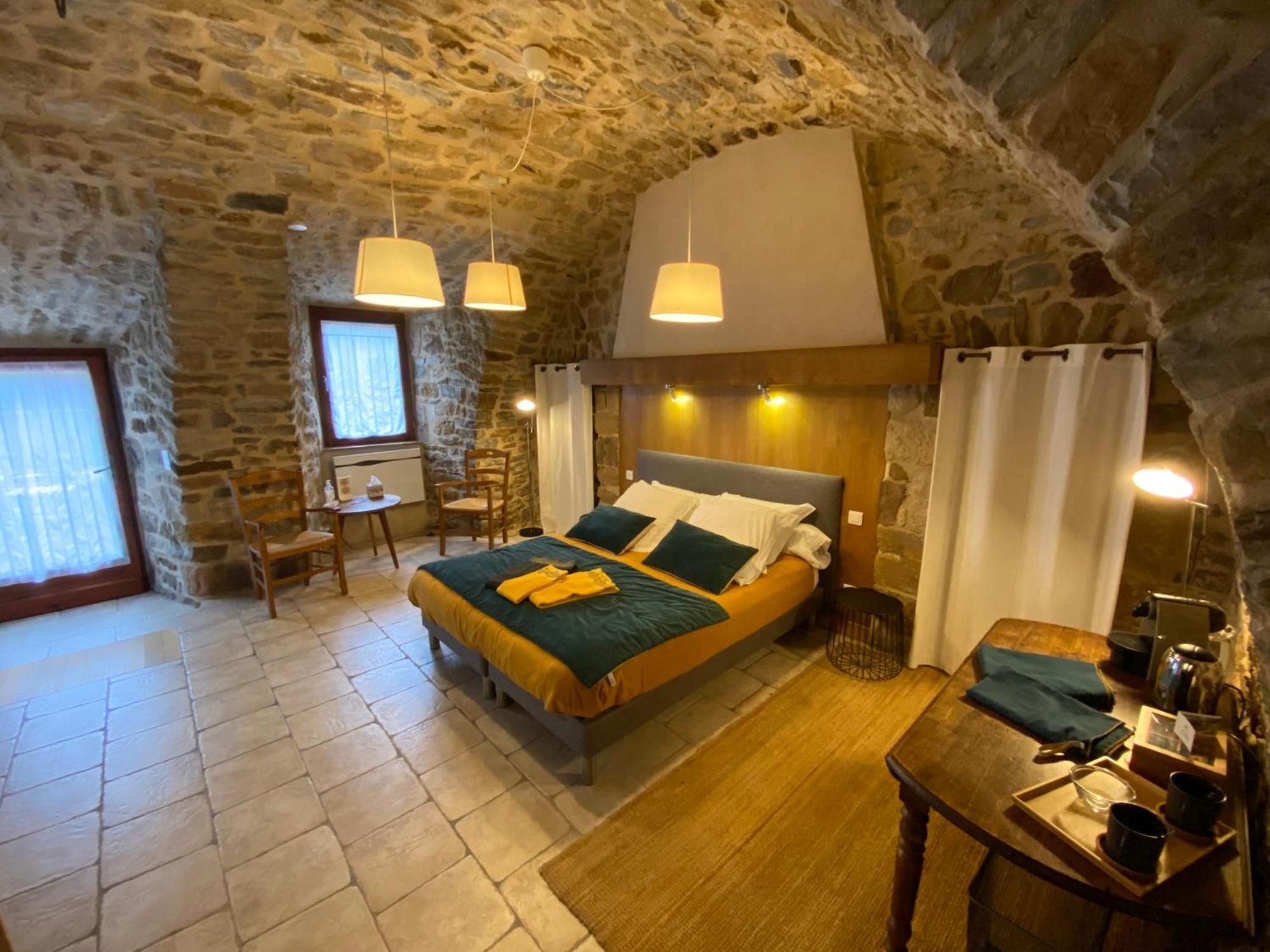 Les Caselles, Gite Et Maison D'Hotes Saint-Beauzely Exterior photo